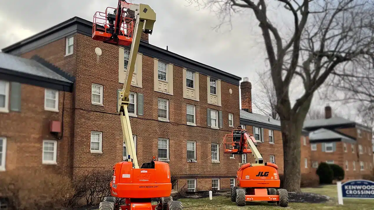 roofing company doing roofing repairs